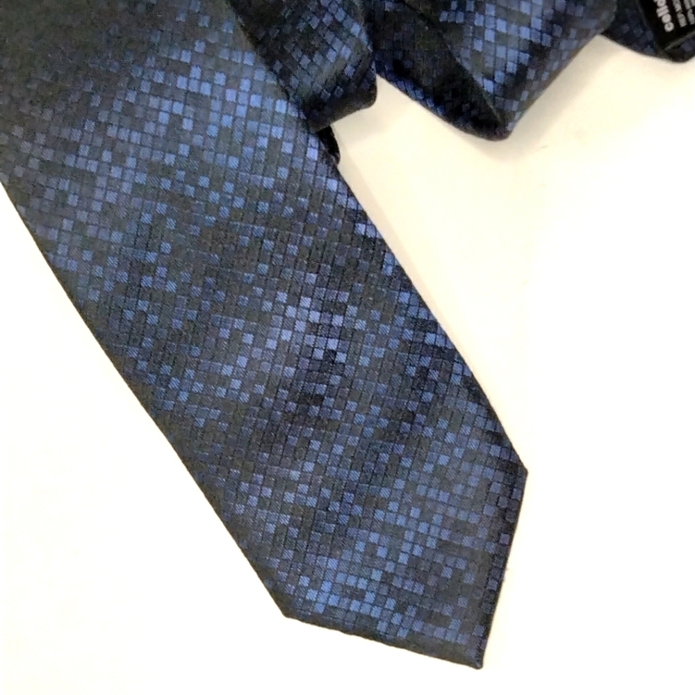 CELIO CLUB Mens Necktie Skinny Narrow Thin Blue/Black Check Shimmer 2.5”x58”